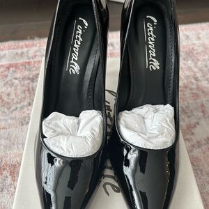 L'INTERVALLE Glossy Black Heels